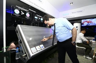 海爾廣交會展出世界首個無水箱太陽能熱水器，引領日用家電零售創新